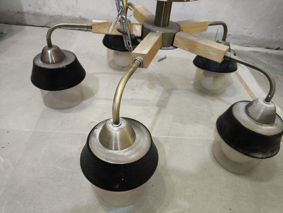 Люстра пятирожковая