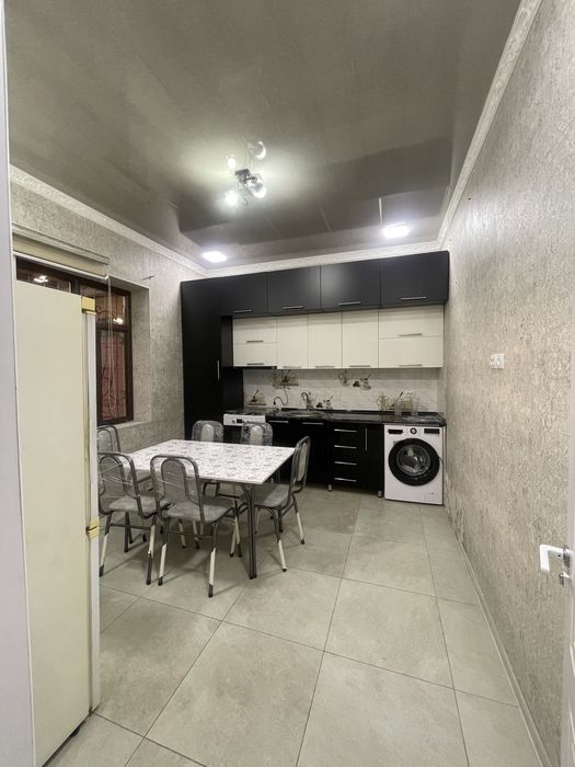 Аренда, участок 4 комнаты + кухня и двор