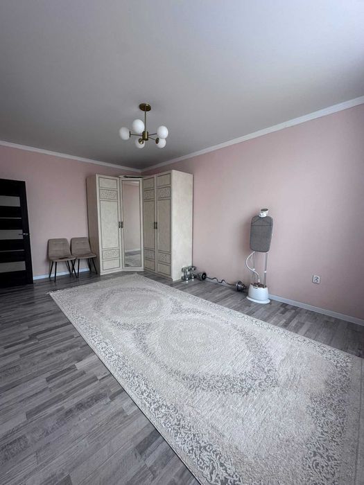 Продам 1 комнатную на Батысе