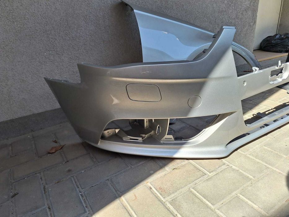 Bara & Aripa Fata Dreapta Audi A4 B8 An 2011-2015 Vopsita Auriu