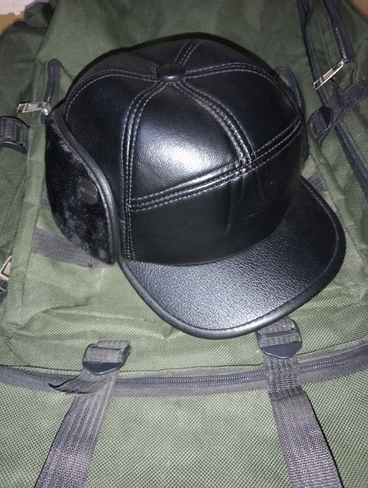 Продам тёплую кепку.