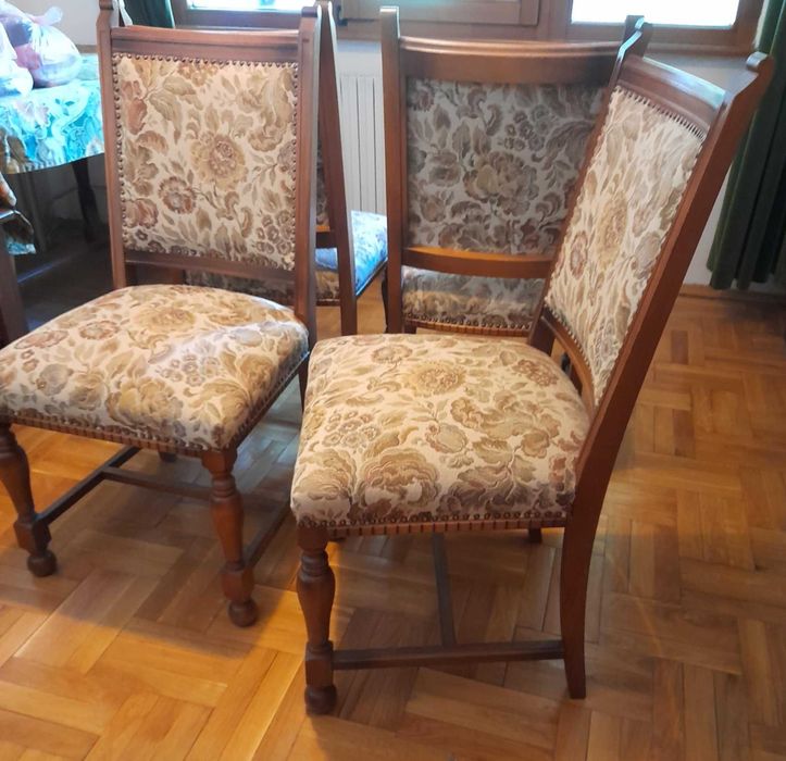 маса разтегателна с 4 стола, кресло