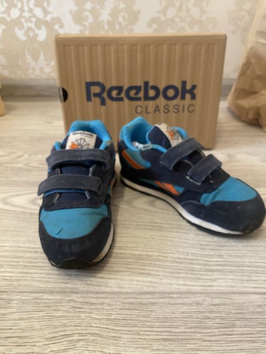 Продам кроссовки