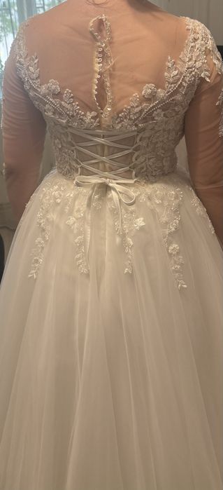 Vand rochie de mireasa, marimea 52