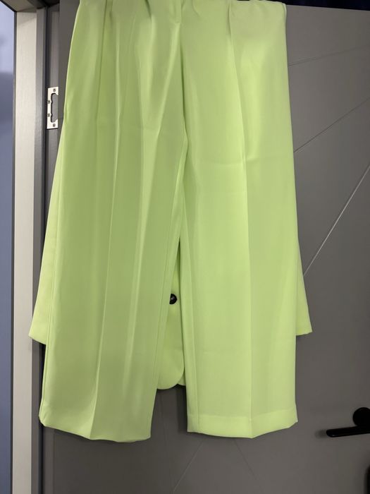 Костюм  Zara, с брюками