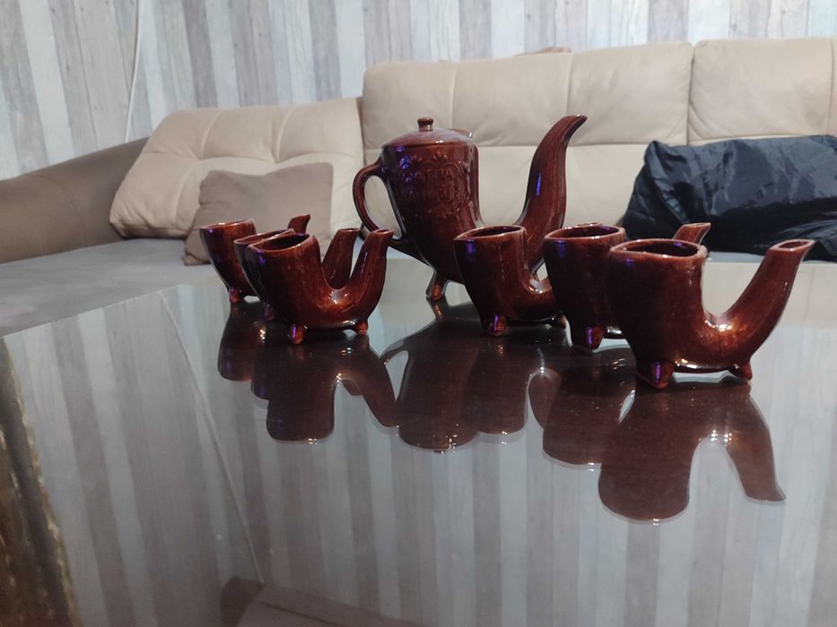 Битови чаши за кафе и греяна ракия