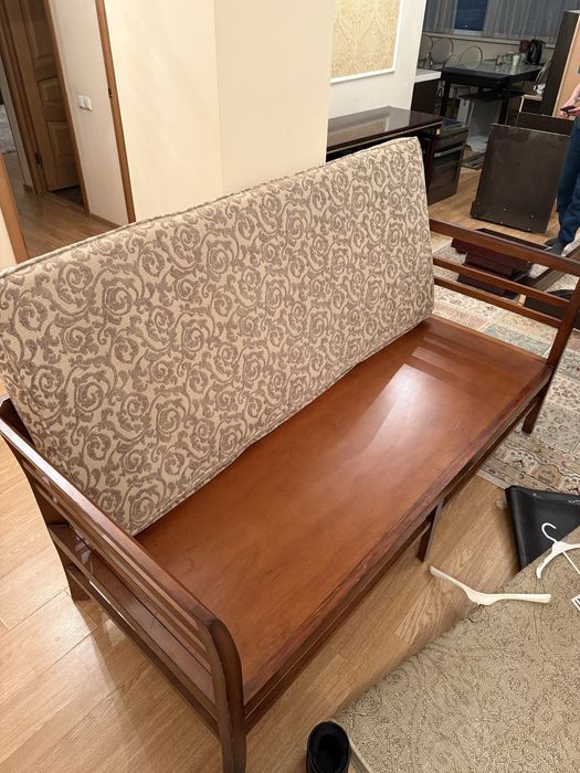 Диван кушетка из массива