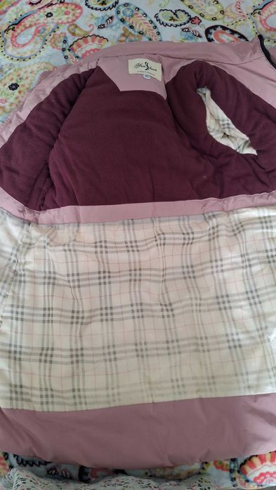 Продам пуховик девочки очень теплый б/у