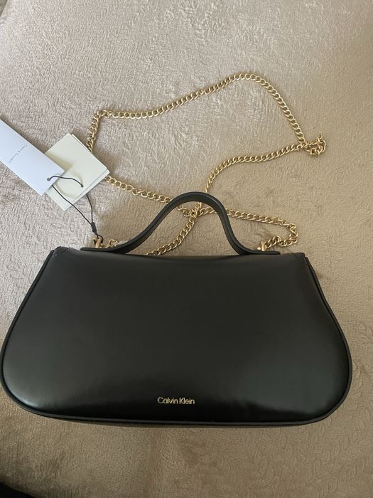 Calvin Klein чантичка