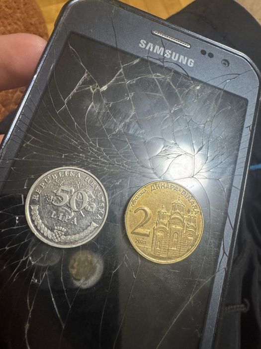 Samsung Xcover 3 + подарък 2 монетки