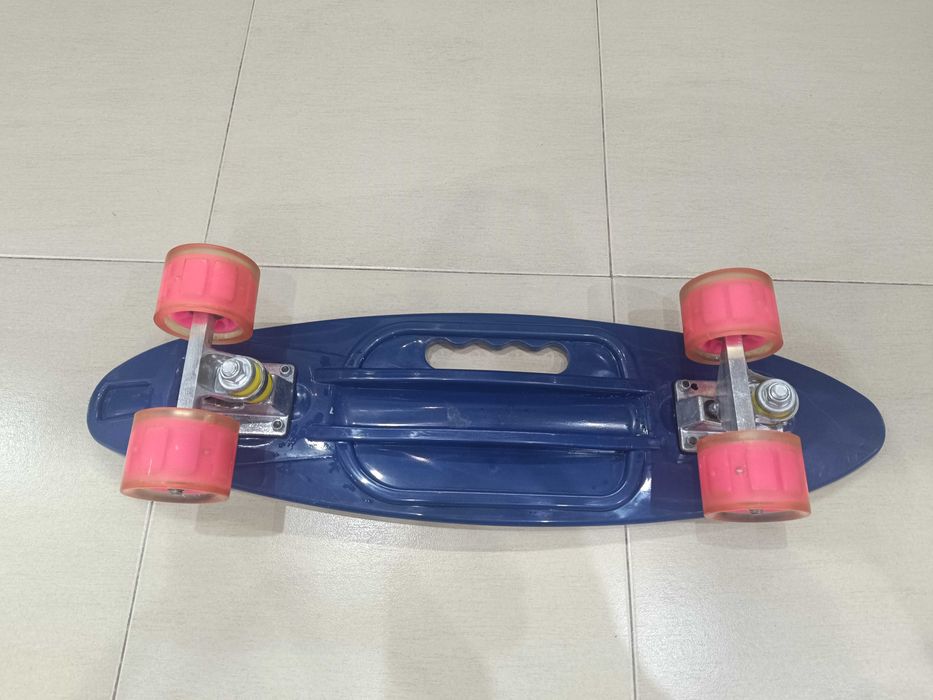 PennyBoard с дръжка и светлини в колелата, 60 x 16,5 x 13 cm