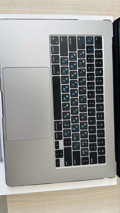 Продается Macbook air M2