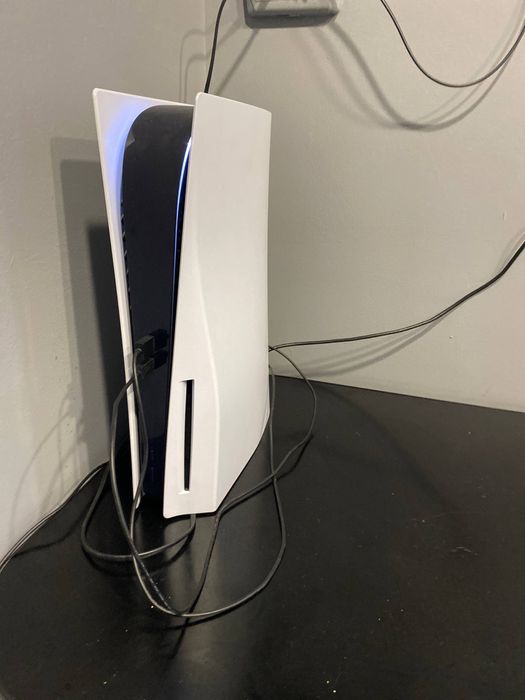 Срочно продаю Playstation 5 с дисководом