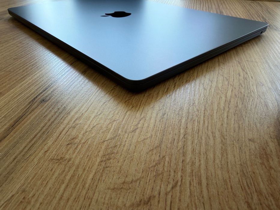 MacBook Air 15" M4 Chip 10-CPU, 10-GPU, 24GB RAM, 512GB SSD В ГАРАНЦИЯ