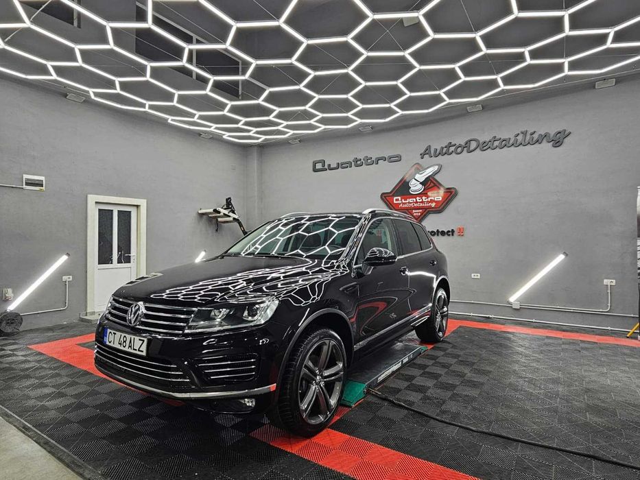 VOLKSWAGEN Touareg 2016