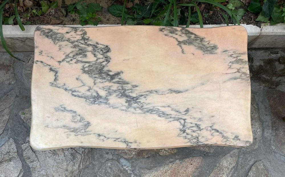 Месингови маси с мраморен плот