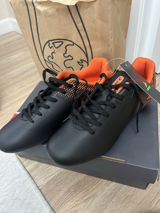 продам бутсы demix новые