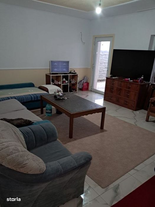 Varias - Duplex 4 Camere