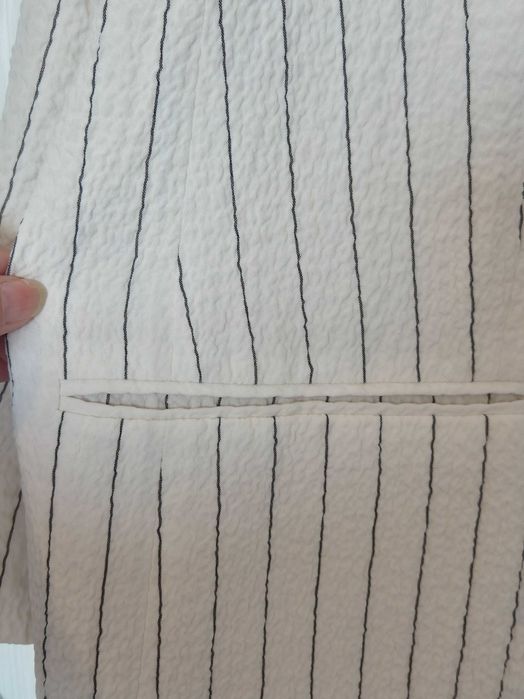 Vand sacou dama, H&M, L, stare impecabila, akb cu dungulite fine