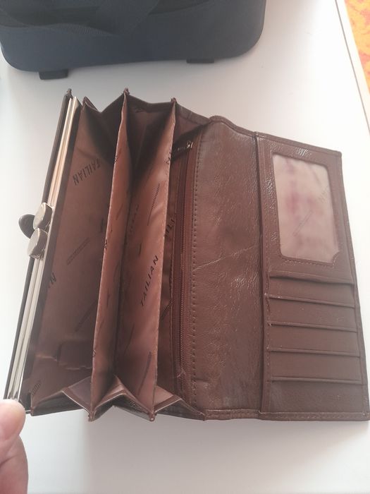 Кошелёк кожаный.