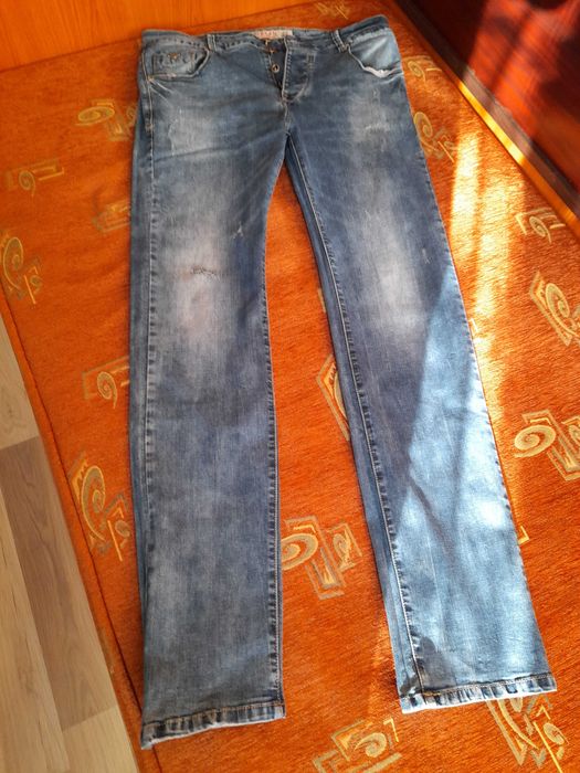 Superoferta. Vand 10 perechi  de blugi