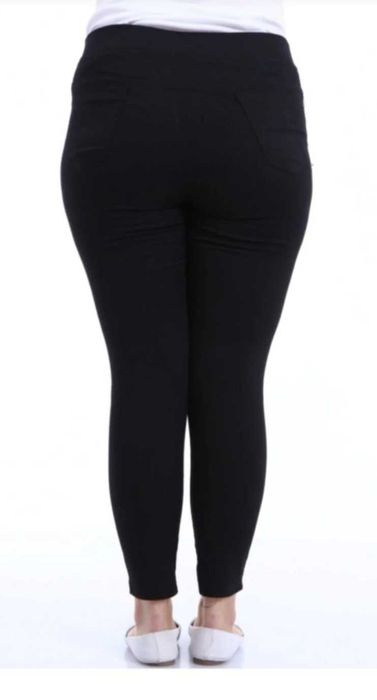 Дамски черен панталон-клин