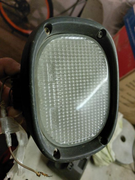 Продам фары на спец технику