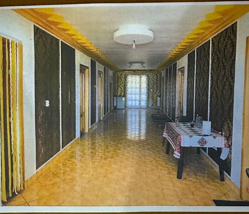 Vând casă și teren