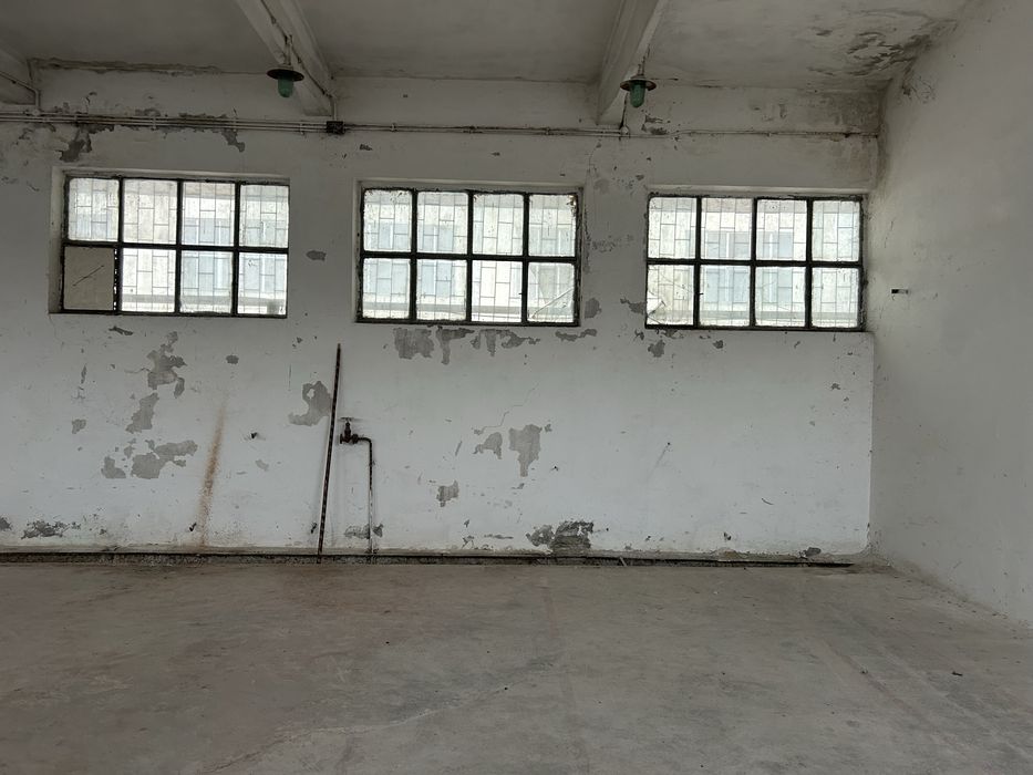 Inchiriez hala 130 m2 zona napolact