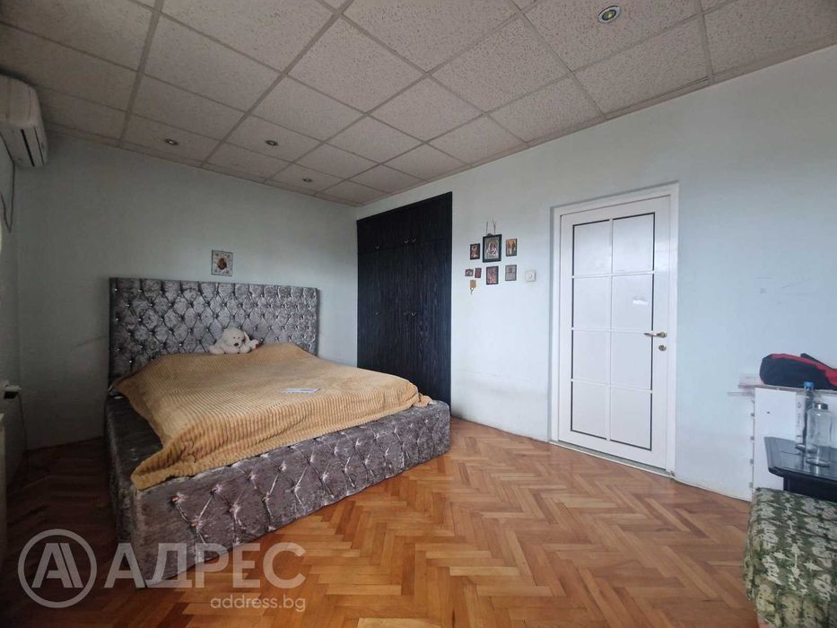 Тристаен апартамент, Център, 82 кв.м., ет. 5, ТЕЦ, тухла, обзаведен