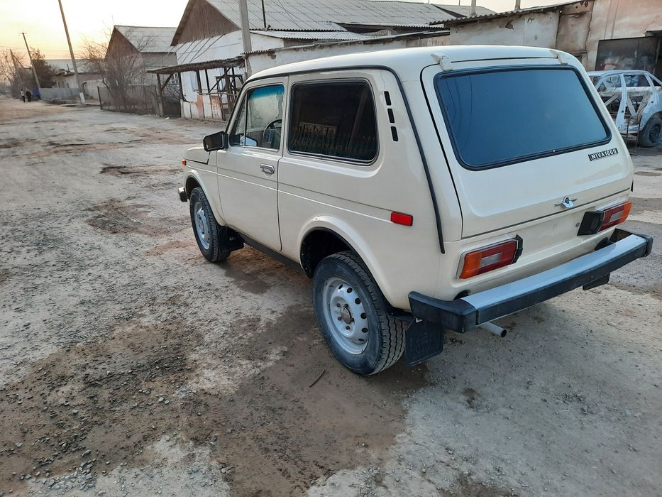 нива мошина  таййор 4 баллон янги раздадка передог ишлаб турибди