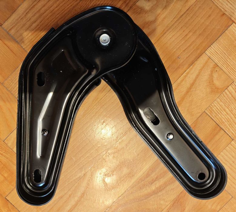 Геймърски стол Genesis Nitro 440 - Счупено