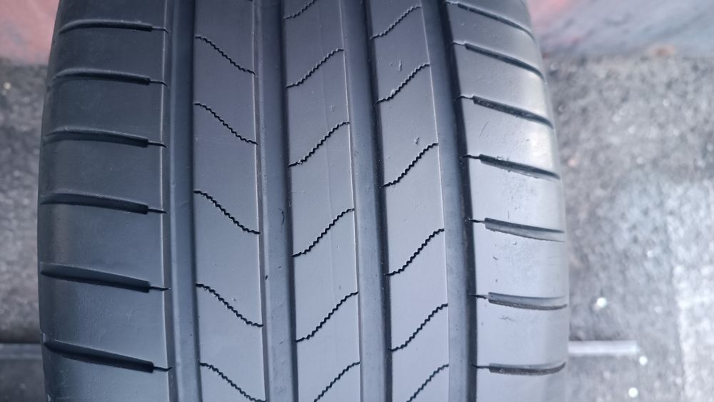 225/45/17 Bridgestone Дот 1723