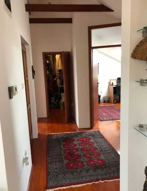 Тристаен апартамент в Центъра