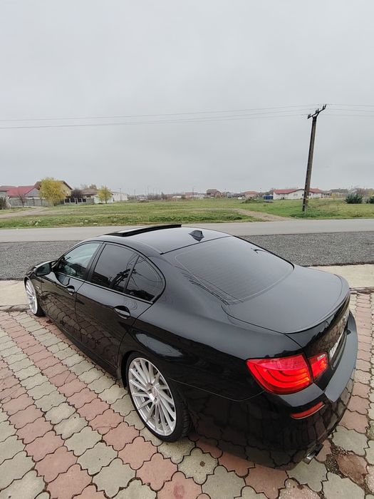 BMW F10 520dA/EURO 5/M-paket/HUD Trapa/Navi NBT/Keyless Go