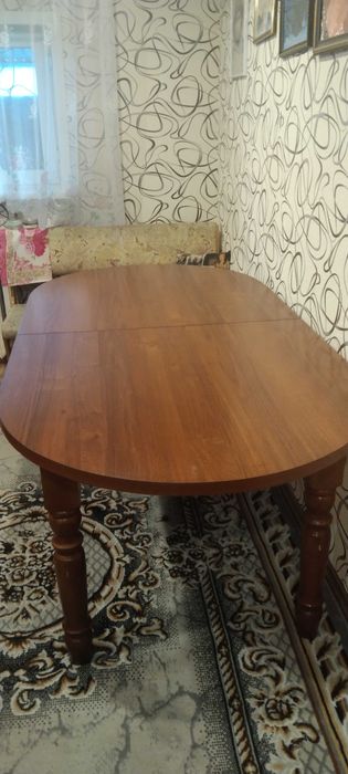 Продам обеденный стол ., срочно