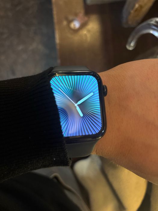 Продам apple whatch SE 2