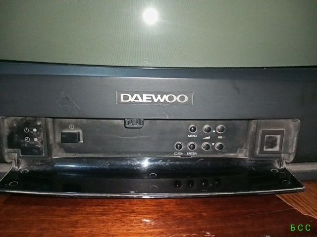 Телевизор DAEWOO с пультом