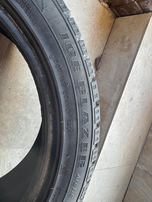 Шины  235/45R18