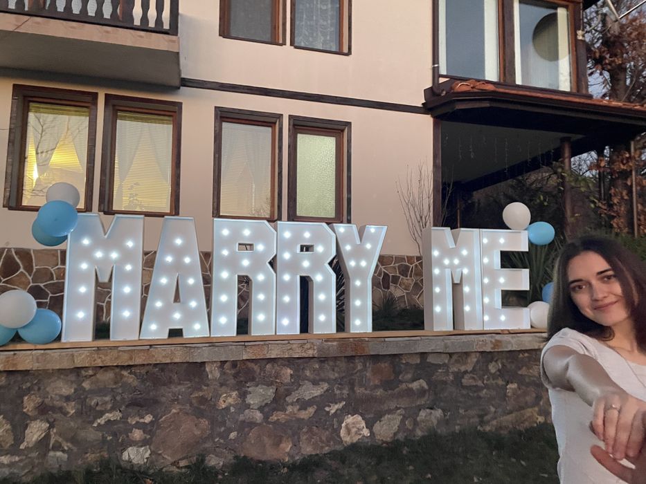 Светещи букви MARRY ME