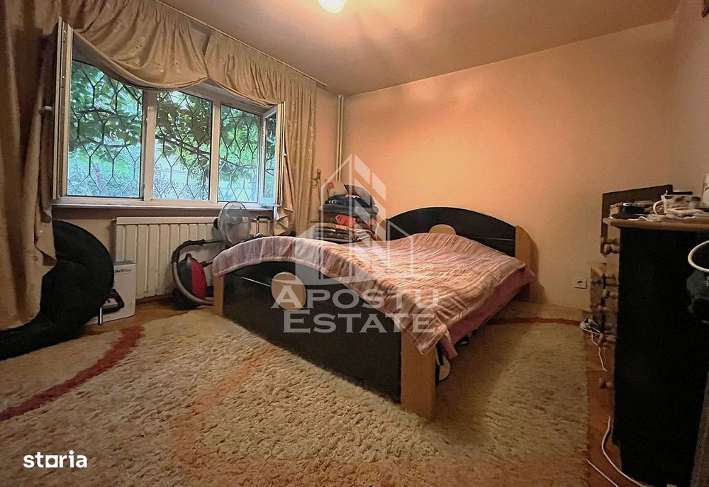 Apartament cu 3 camere, 2 bai, 2 balcoane, zona Vladeasa