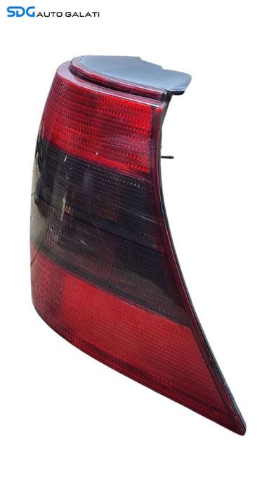 Stop Tripla Lampa Dreapta Volkswagen Golf 4 Hatchback Scurt 1998 - 2005 Cod 1J6945112T [L7946]