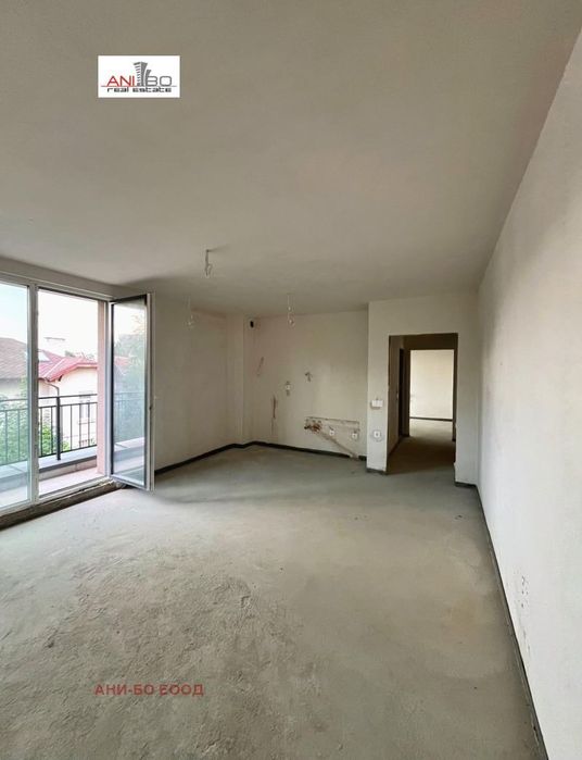 Продава се Двустаен апартамент в София, Център - 70 кв.м за 2593 €/кв.м - Снимка #2