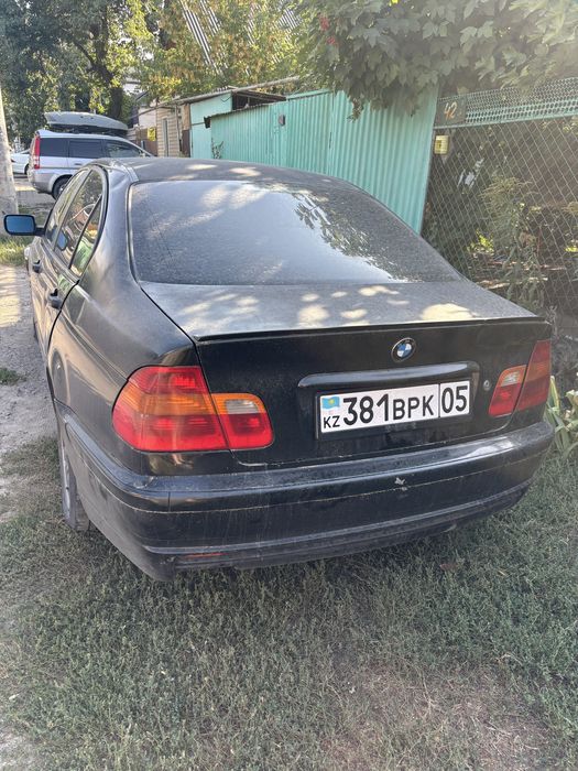 Продам машину  на ходу  бмв е46
