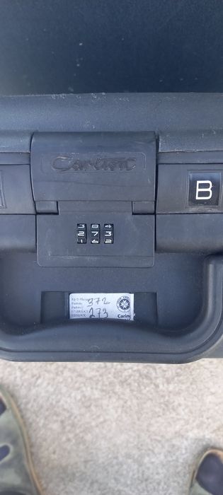 Куфари за дрехи и багаж