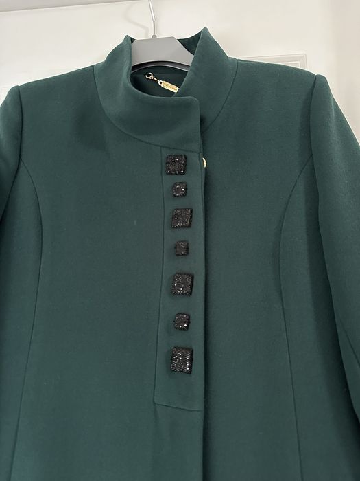 Palton nou cu etichetă