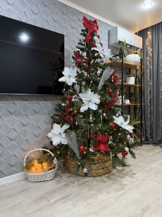 Продам Елку 200-210