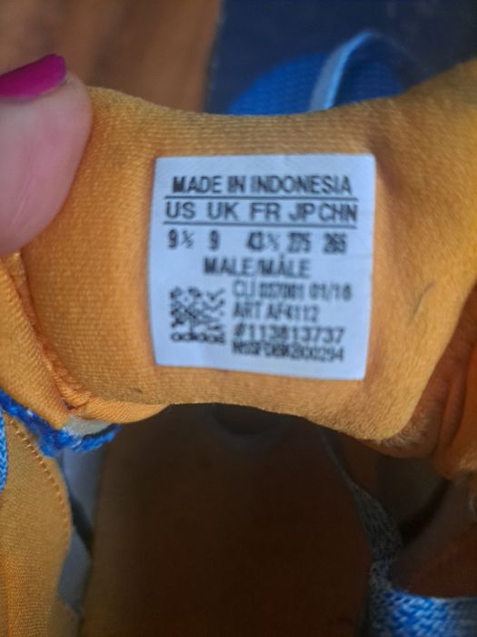 Adidasi marca  Adidas