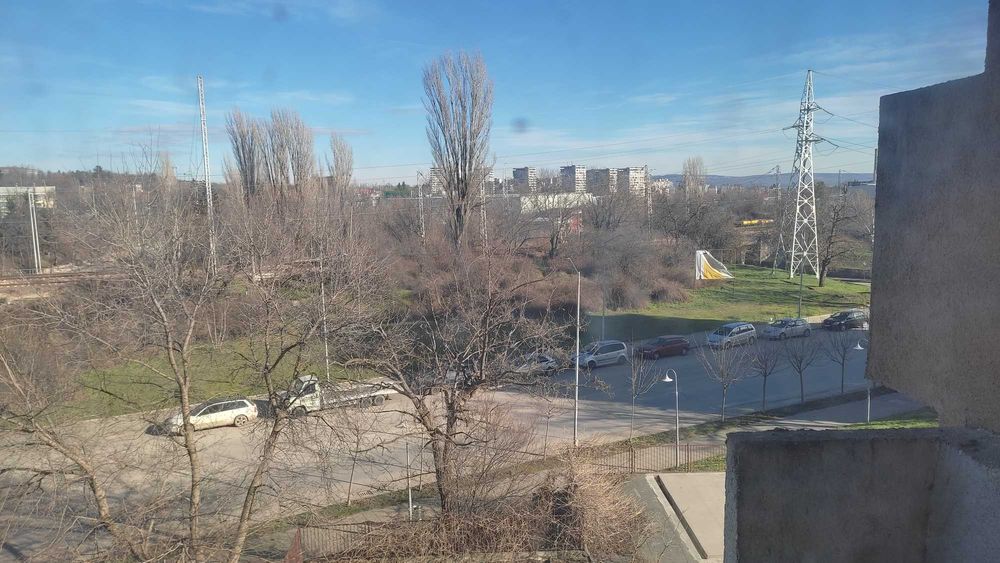 Собственик дава под наем двустаен апартамент в центъра на гр.Шумен