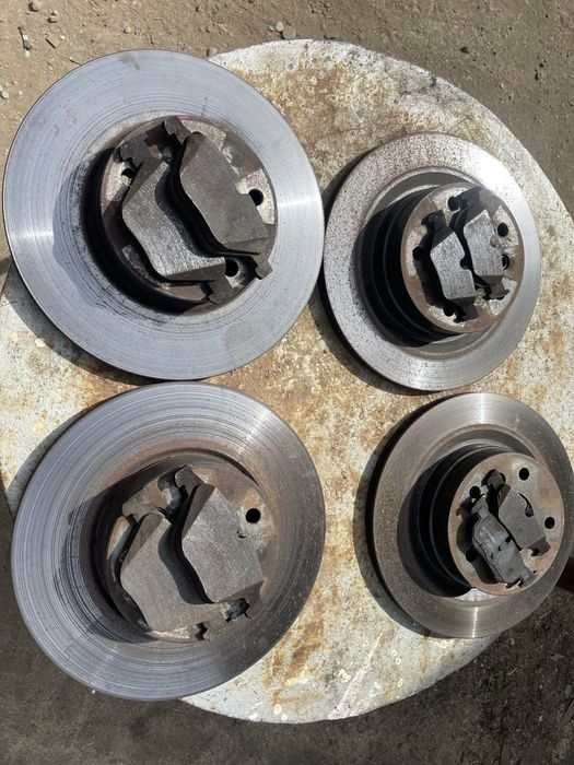 Vand discuri si placute brembo bmw e90